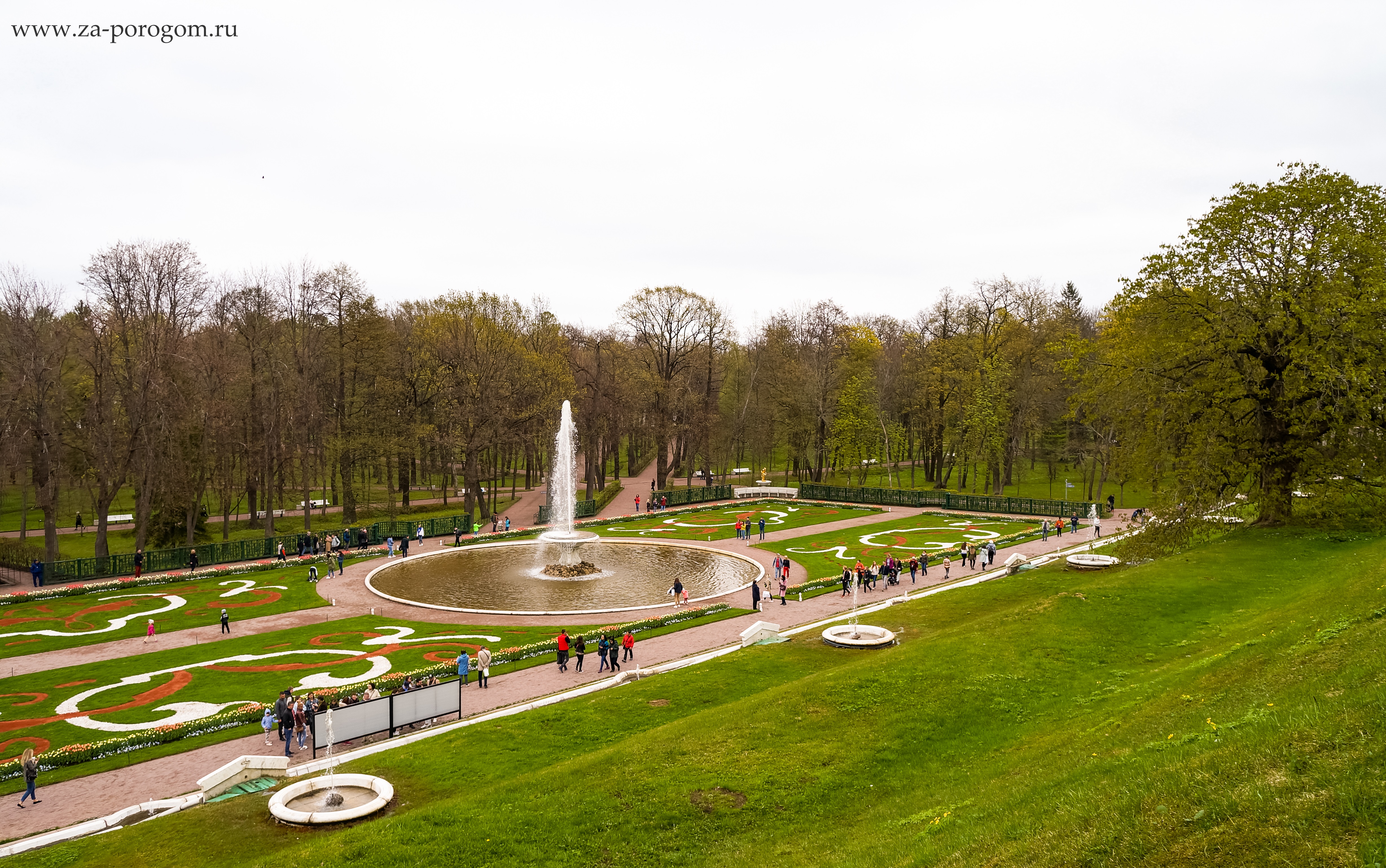 Лабиринт в петергофе в нижнем парке фото