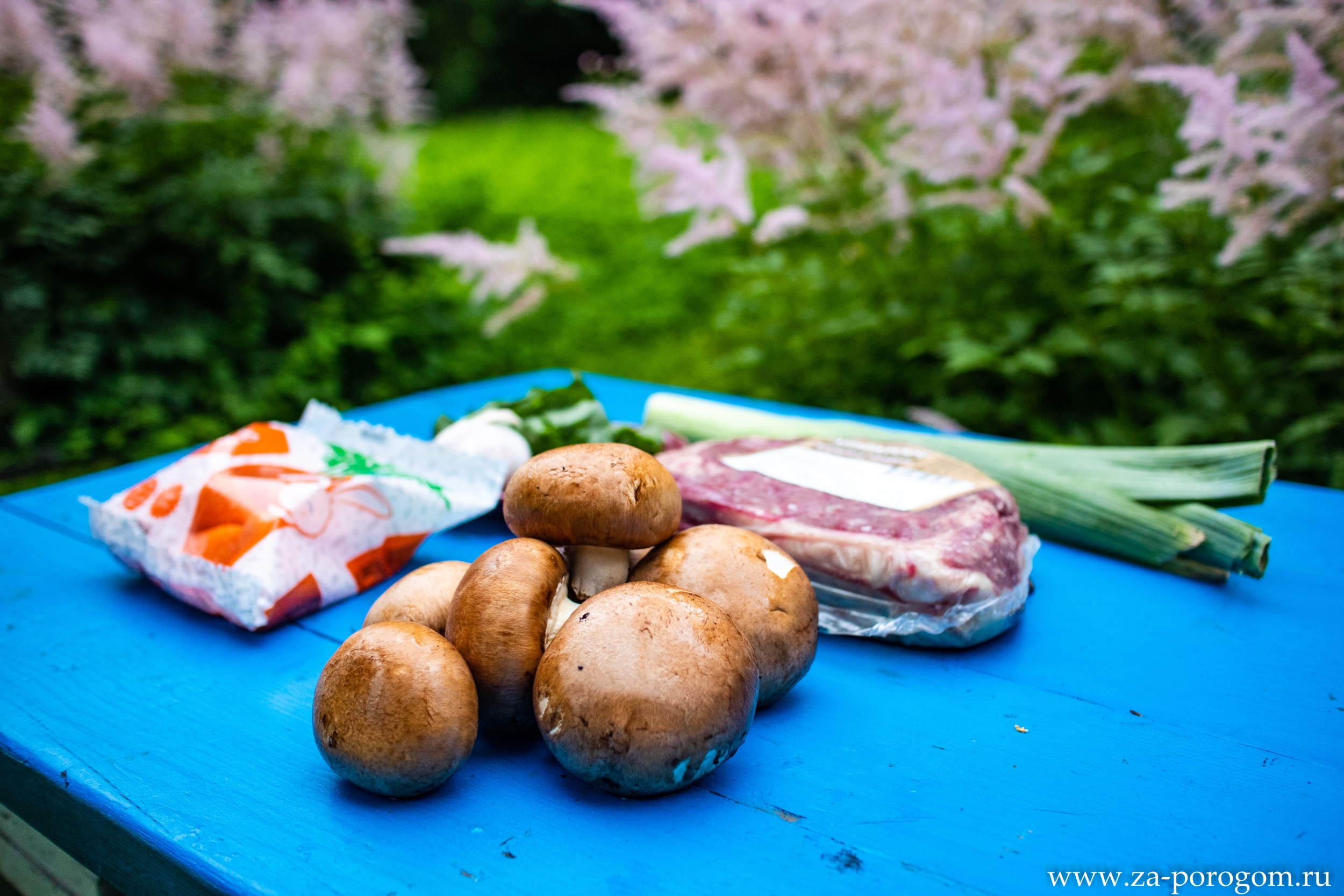 Рецепт: фунчоза (стеклянная лапша) с говядиной, грибами и шпинатом |  Пошаговый фото-рецепт | Travel-блог 