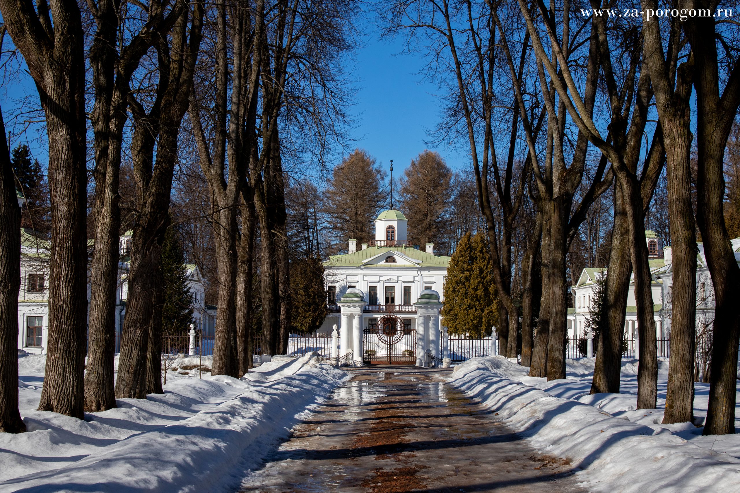 Усадьба Середниково: тенистый парк с озером, имение 17 века и Лермонтов |  Travel-блог 